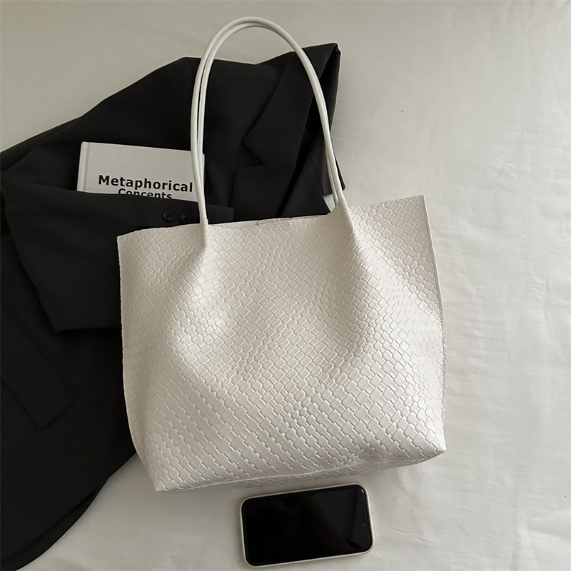 New minimalist and retro tote bags for women, a small group for going out, a single-shoulder bag for parents and children, a commuter bag for college students, and a wholesale bag for women Specification drawing