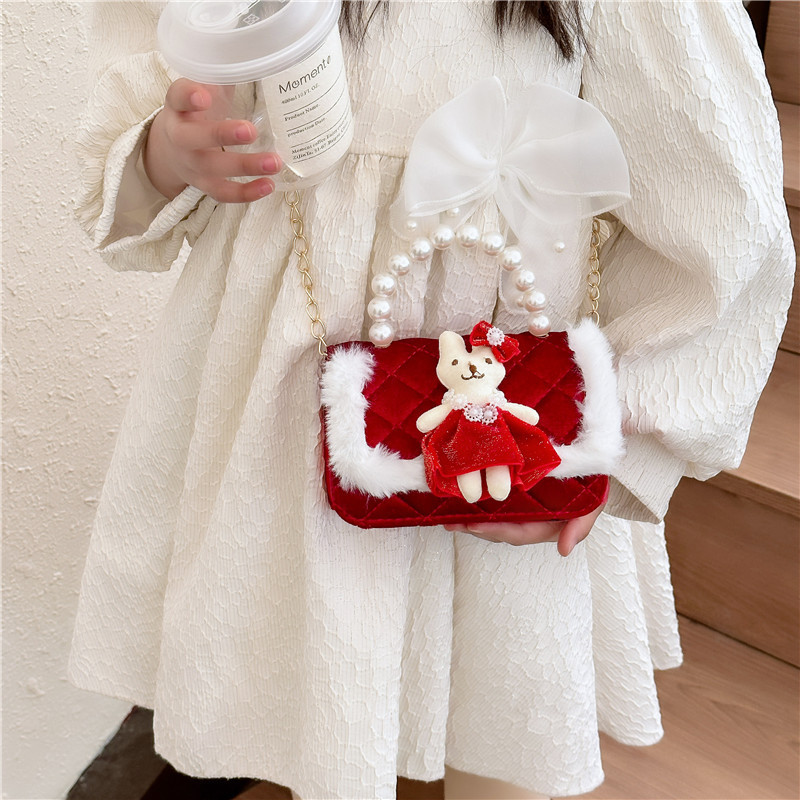 Children's crossbody bag, cute girl single-shoulder bag, stylish girl, princess, little Chanel style pearl hand-held loose change small crossbody bag full figure