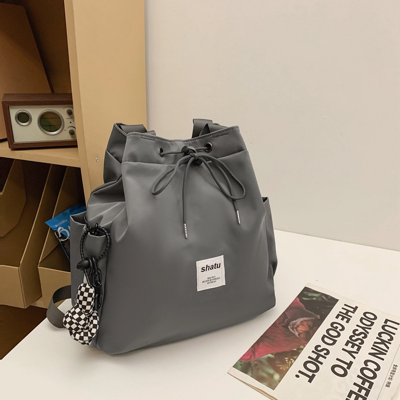 Cross-border high-end women's handbag, versatile bag, college student travel stylish men's backpack, nylon multi-purpose bag Application Scenario