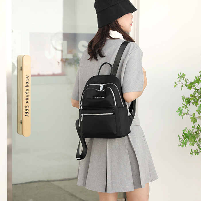 Colorful Fox's new backpack is a fashionable and trendy large-capacity backpack for women, a portable and water-resistant bag for travel details Picture
