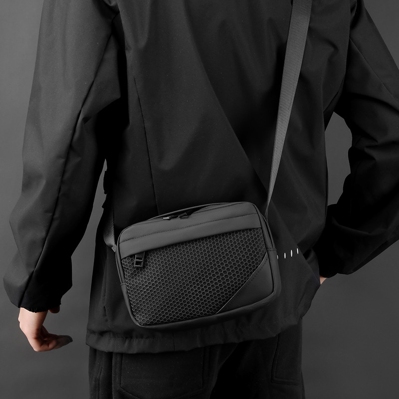 WEPOWER's new men's lightweight nylon crossbody bag, a horizontal casual and trendy men's single-shoulder small backpack details Picture