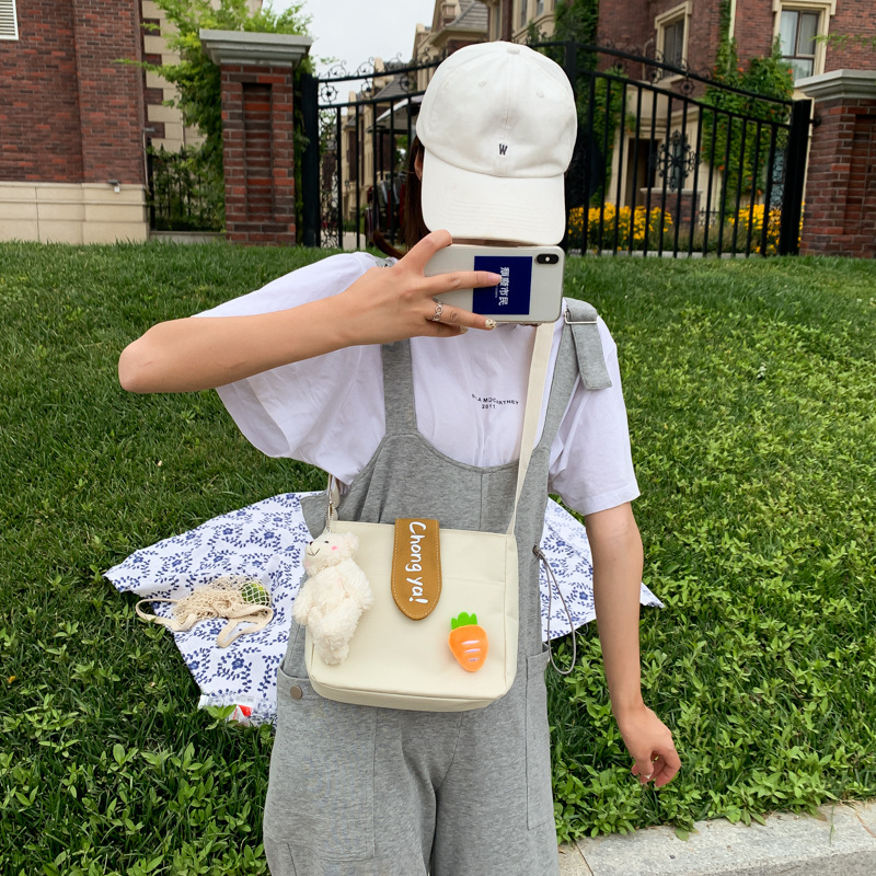 Japanese and Korean Ins-style bags, cute canvas bags for girls' school, Korean version crossbody bags for girls, small single-shoulder bags for young girls details Picture