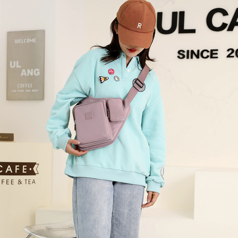Cross-border exclusive women's fashionable and trendy vest bag, Japanese-style casual multi-layer crossbody bag, portable mobile phone waterproof backpack details Picture