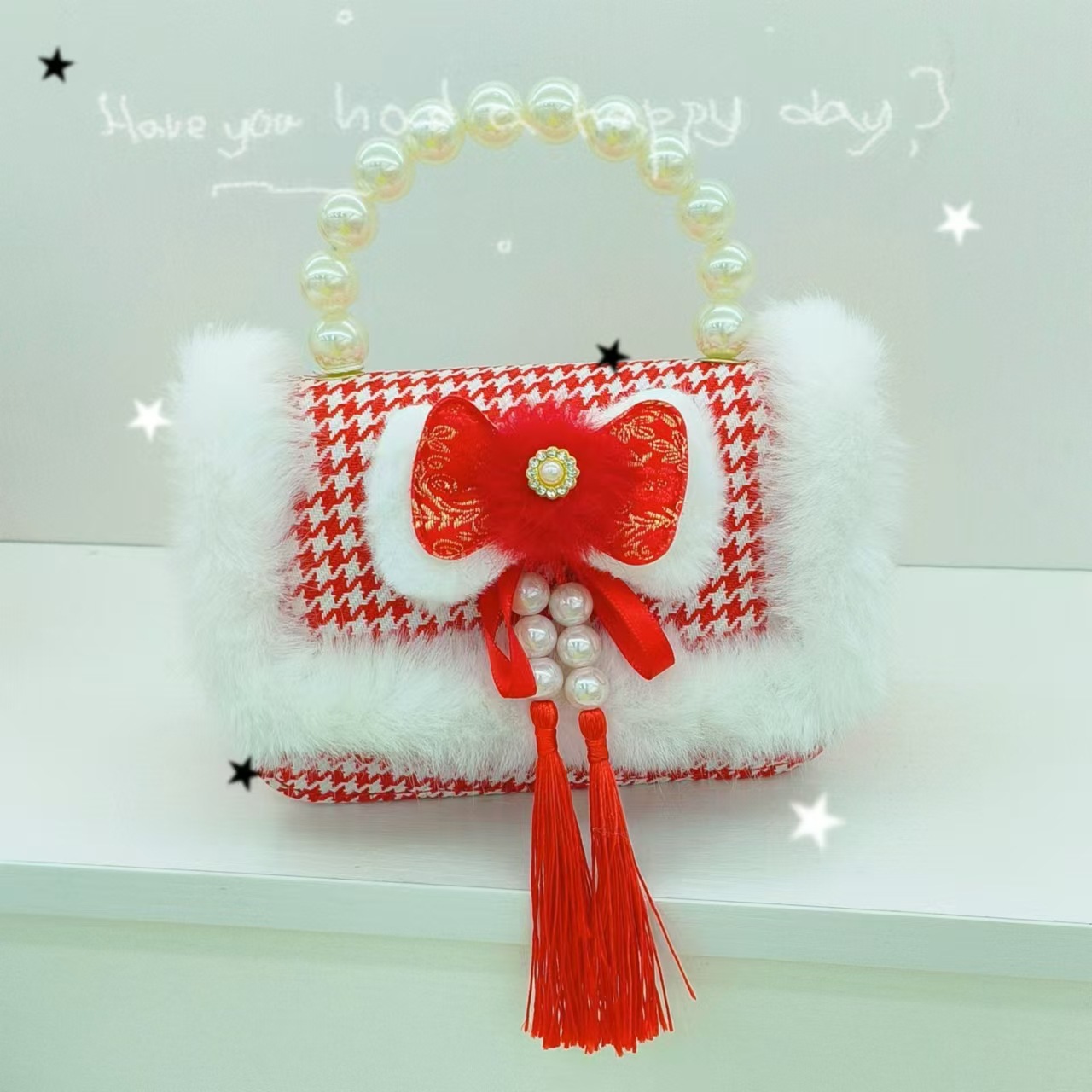 A red princess bag for New Year greetings, a cute single-shoulder crossbody bag for girls, a pearl hand-held coin purse, a traditional Chinese festival gift Application Scenario
