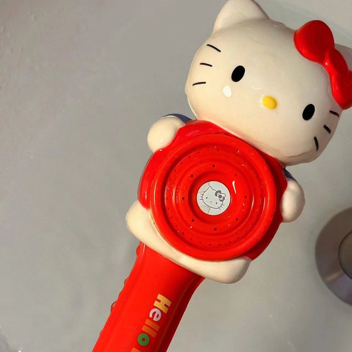 HelloKitty showerhead kt showerhead Cute kt cat daily universal size home handheld baby Application Scenario