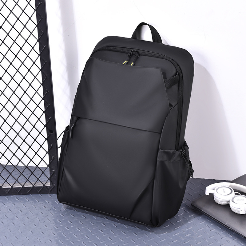 New cross-border fashion trend notebook backpack, wear-resistant and water-repellent schoolbag, business commuting backpack full figure
