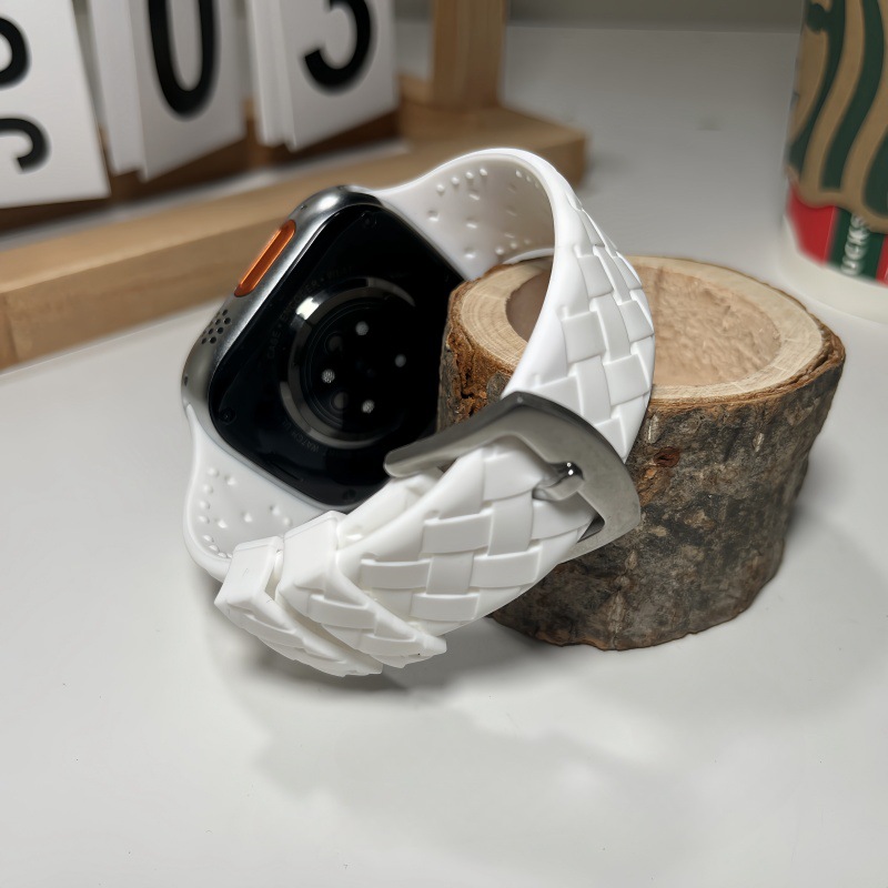 This watch is suitable for Apple Watch. It features a large woven silicone sports strap with a simple and elegant design full figure
