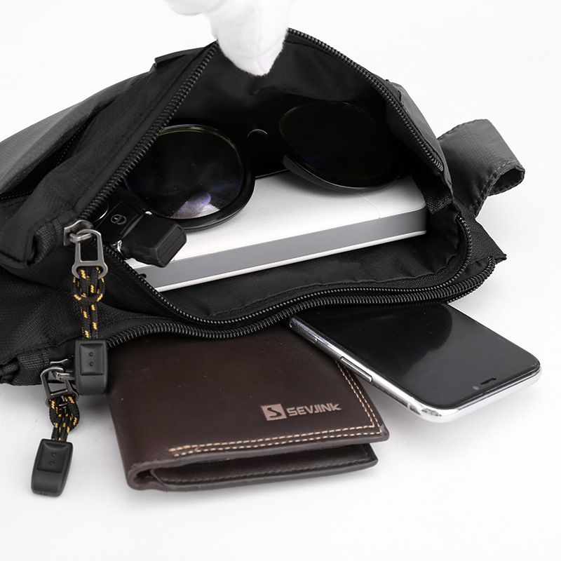 New cross-border men's chest bag, crossbody bag, fashionable and casual outdoor waist bag, sports single-shoulder bag, simple men's bag Application Scenario