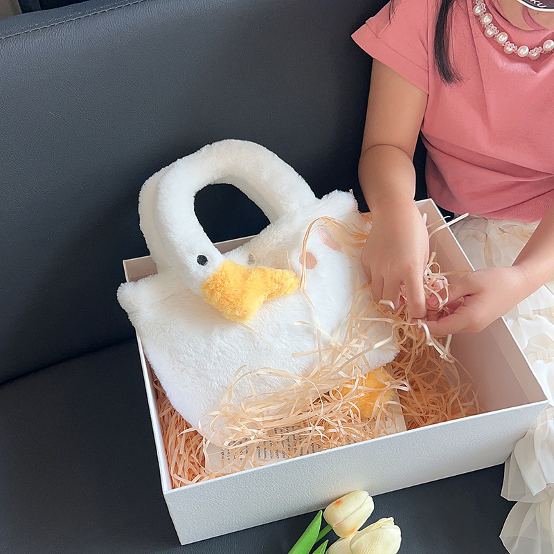 New plush and funny poached egg portable chain crossbody bag, cute and simple children's single-shoulder bag full figure