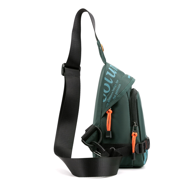 New cross-border exclusive outdoor men's chest bag, fashionable and trendy crossbody bag, multi-functional mobile phone storage, travel small bag Application Scenario