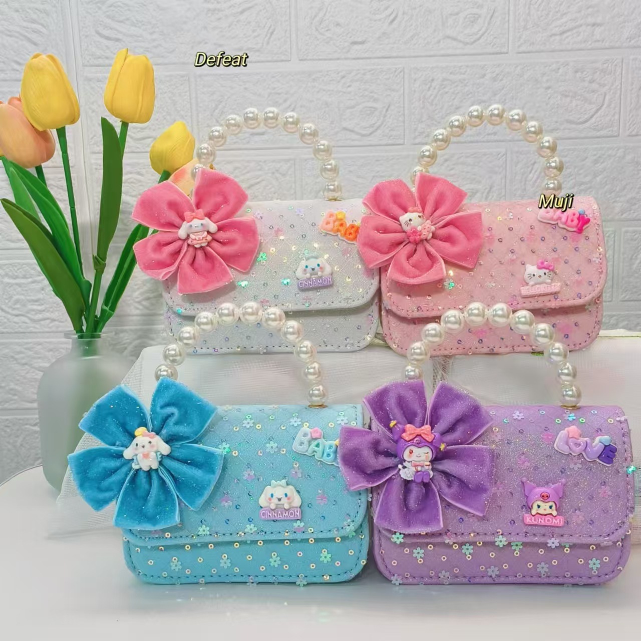 Bow pearl handbag, cartoon bag, children's bag, little girl's loose change accessory bag, chain bag, sequined small square bag Application Scenario