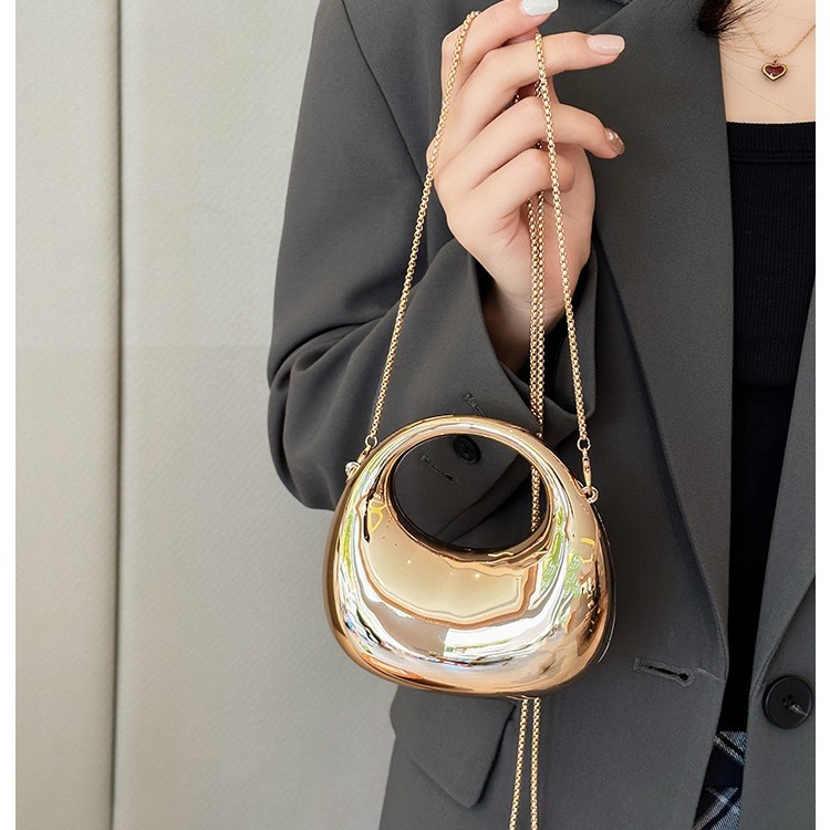 2025 New cross-border fashion chain mini bag, crescent-shaped acrylic bag, lipstick, loose change children's bag, crossbody bag details Picture