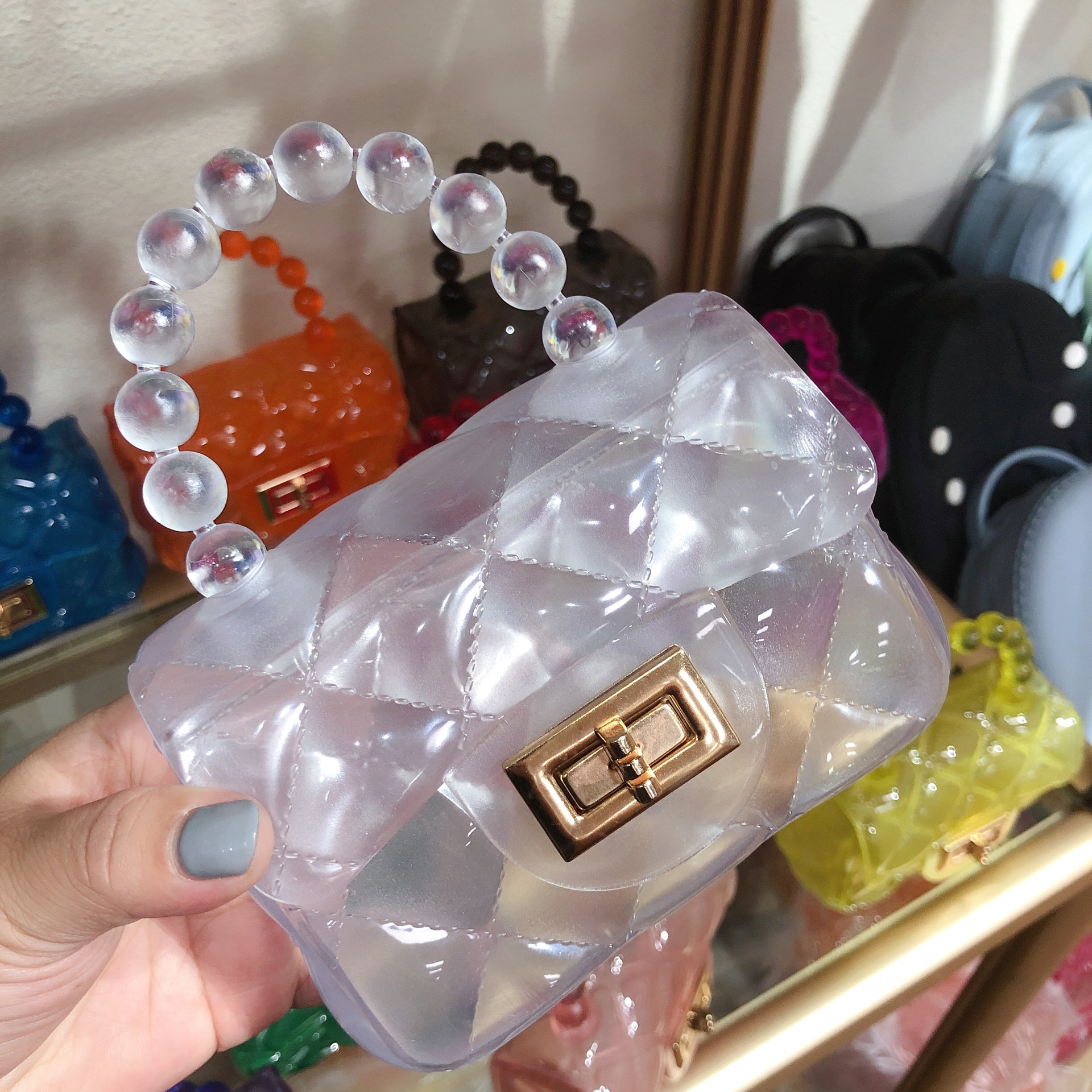 2025 New Korean-style trendy chanel-style bag, versatile diamond-shaped chain transparent jelly bag, pearl crossbody bag Application Scenario