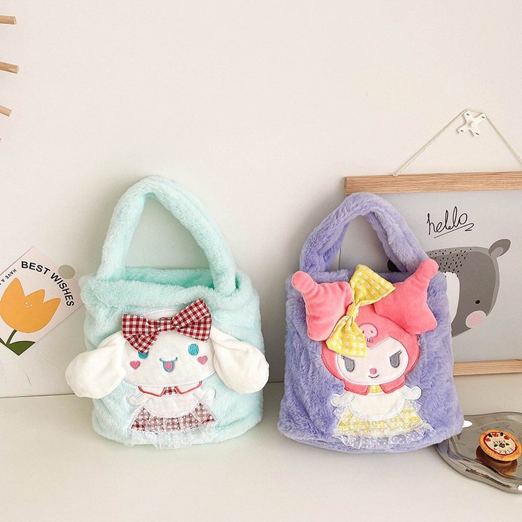 Trendy children's plush bags are in fashion and popularity. Winter children's plush bucket bags, handbags, cartoon little animals, girls' street style details Picture