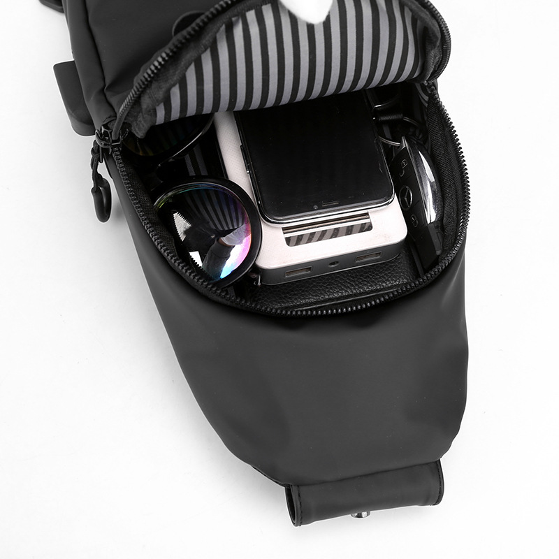 New cross-border men's outdoor chest bag, European and American trend usb chest bag, sports water-resistant crossbody bag, business backpack Item Picture