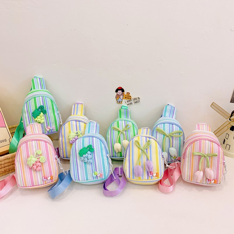 The manufacturer's cartoon letter children's chest bag, outdoor sports crossbody bag, new autumn and winter style grape girl single-shoulder bag full figure
