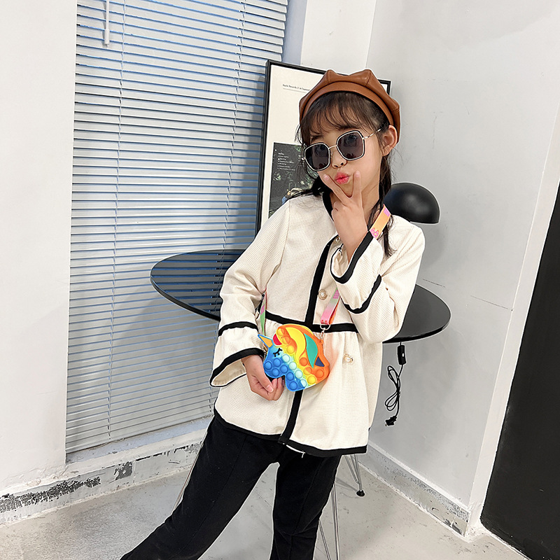 Cross-border new product: Unicorn Rat Extermination Pioneer Coin Purse, Cartoon Silicone coin Purse, mini crossbody bag, storage bag Specification drawing