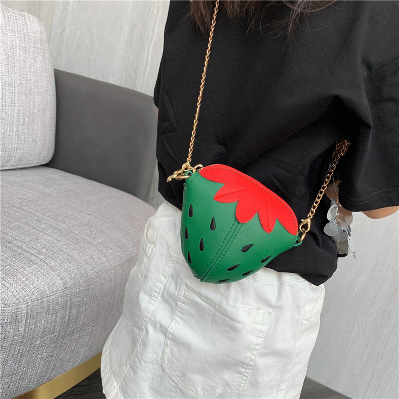 Children's bags, strawberry chain crossbody bags, cute babies, little girls, coin purges, mini accessories, fruit backpacks, trend details Picture