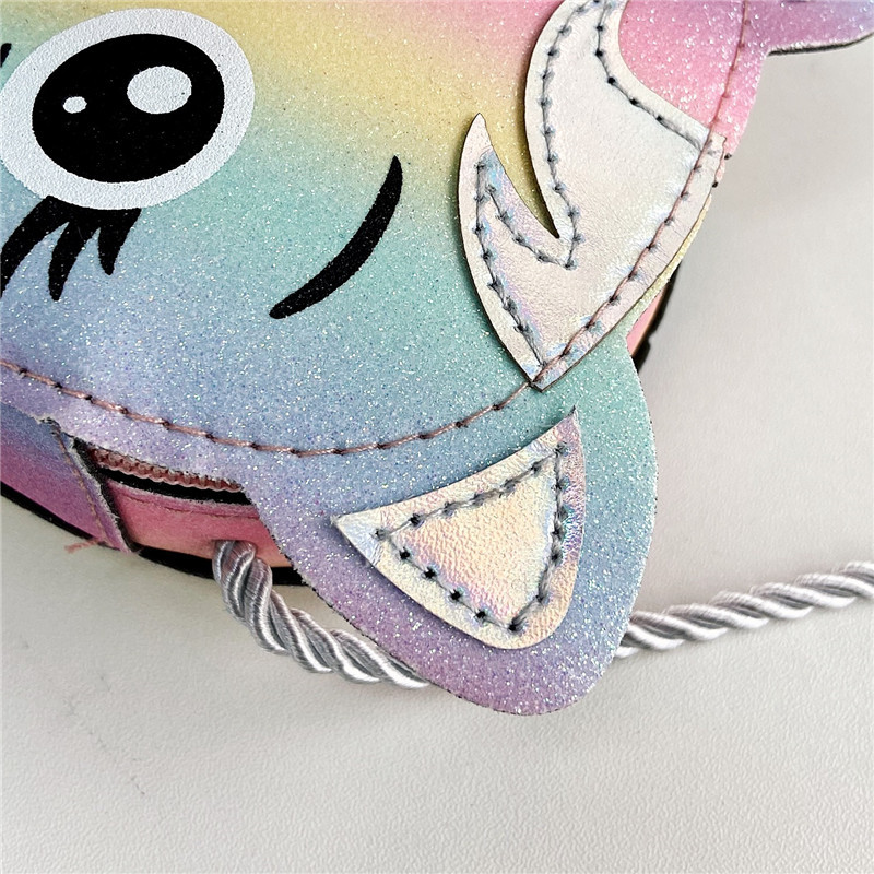 Mini children's bags, cute cartoon, fashionable single-shoulder bags, new Korean version, stylish, boys' and girls' crossbody bags Application Scenario