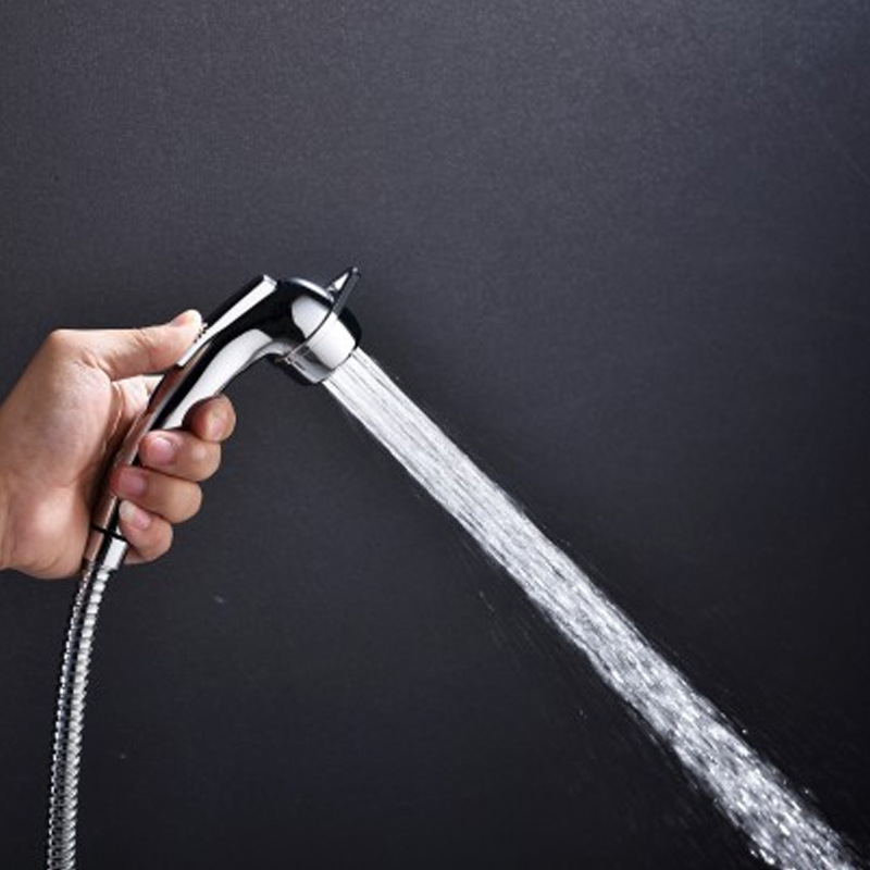 Toilet flushers, feminine washers, cleaners, bathroom flushers, ABS spray guns, and small garden plastic nozzles are available in stock details Picture