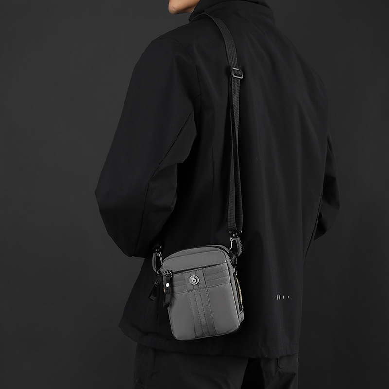 The new WEPOWER men's single-shoulder bag is casual and versatile, a portable crossbody bag for going out, and a wearable waist bag for going out details Picture