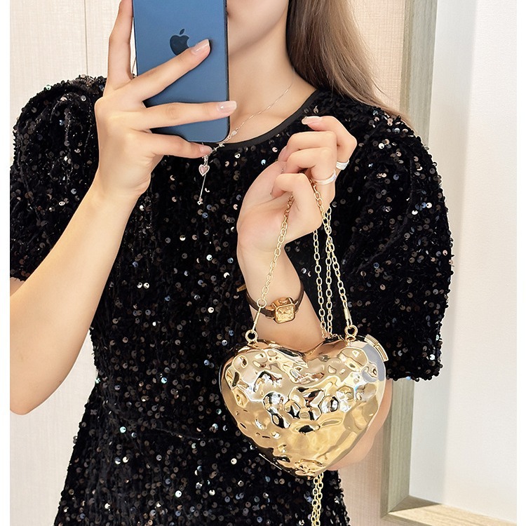 2025 New cross-border silver mini heart-shaped meteorite acrylic bag, key, lipstick, chain crossbody small bag Specification drawing