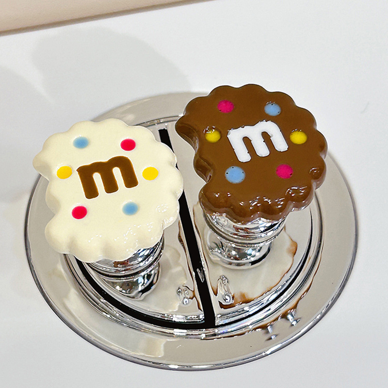 Cute cookie toilet press, long nail art special creative bathroom auxiliary toilet decoration wholesale Application Scenario