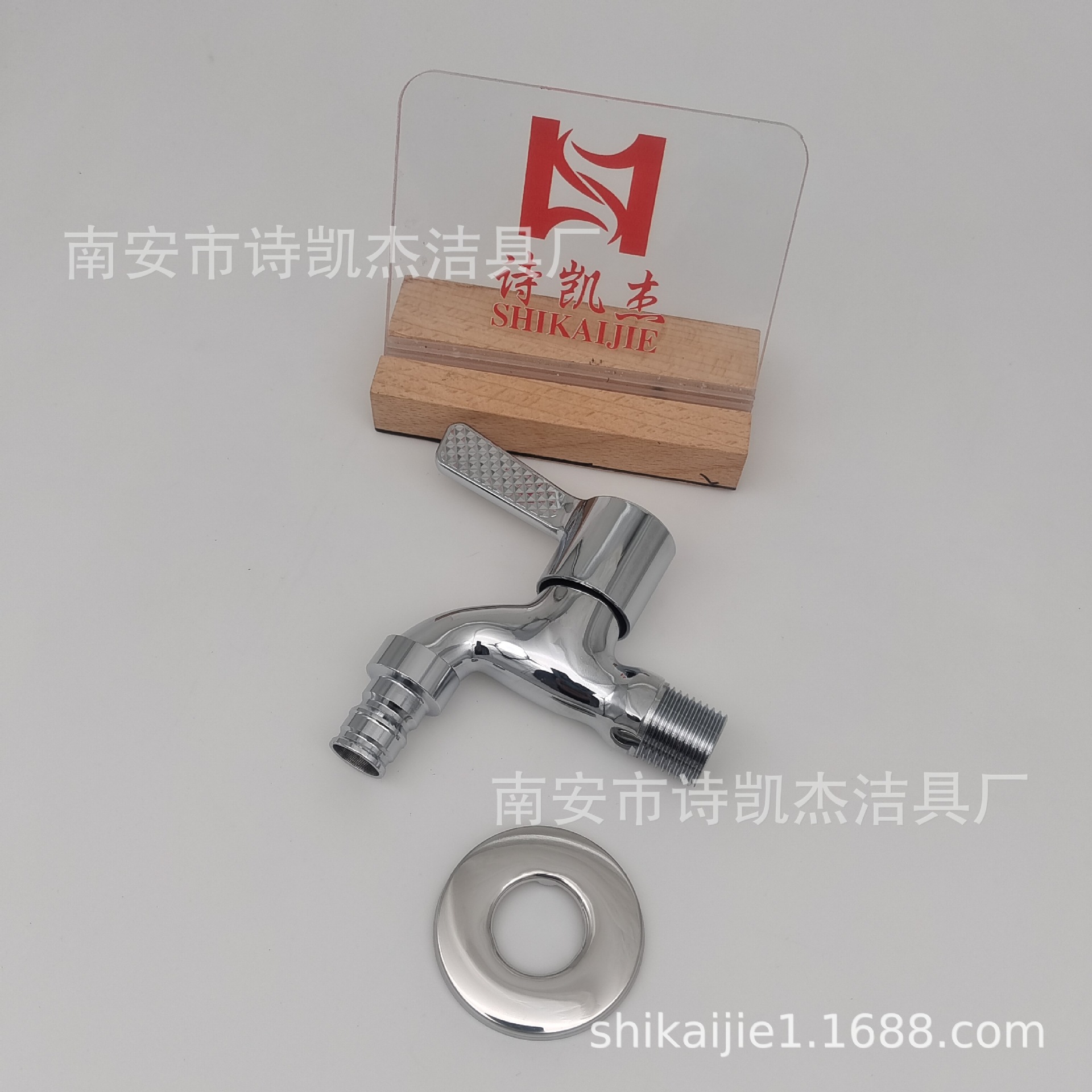 Bathroom copper washing machine faucet, 4-minute quick-opening single-cooling faucet, household mop sink, kitchen faucet, new Chinese style Application Scenario