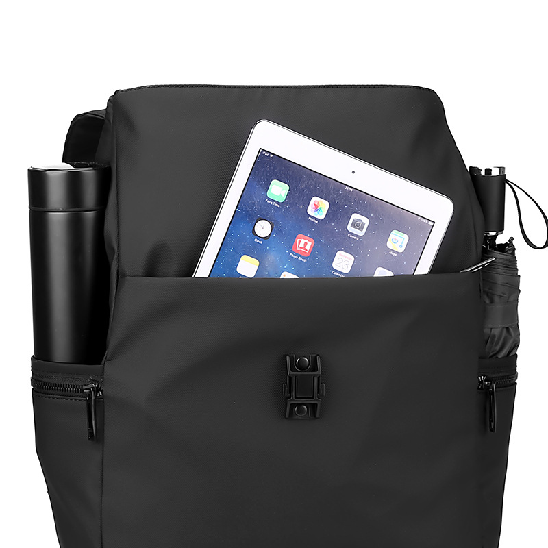 WEPOWER's new men's casual backpack, business outdoor computer backpack, commuting casual travel schoolbag Application Scenario