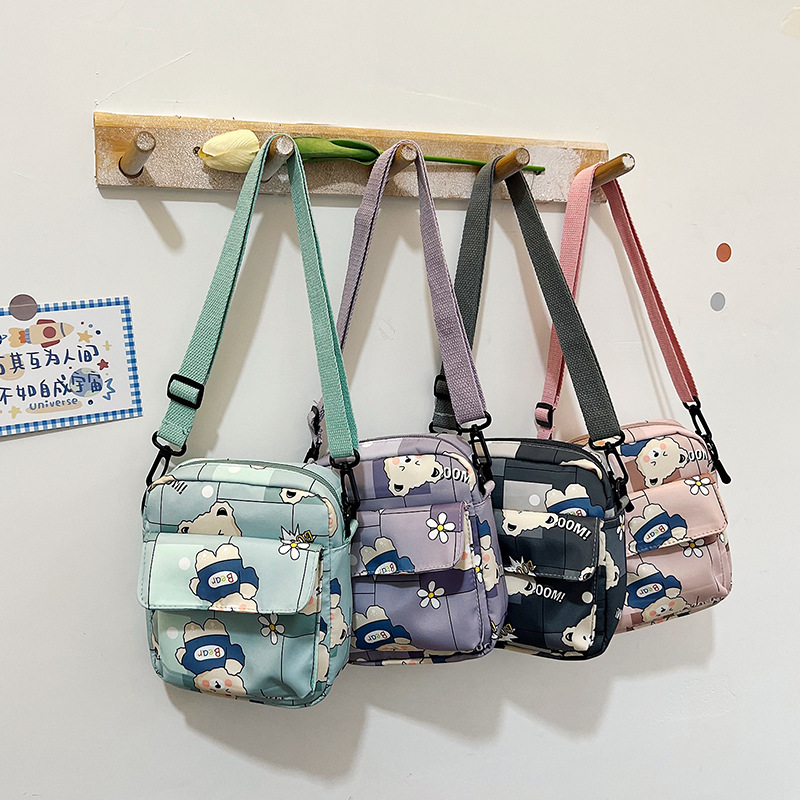 Wholesale of new Japanese-style schoolgirl bags, cartoon small square bags for students attending classes, lightweight and compact single-shoulder crossbody bags full figure