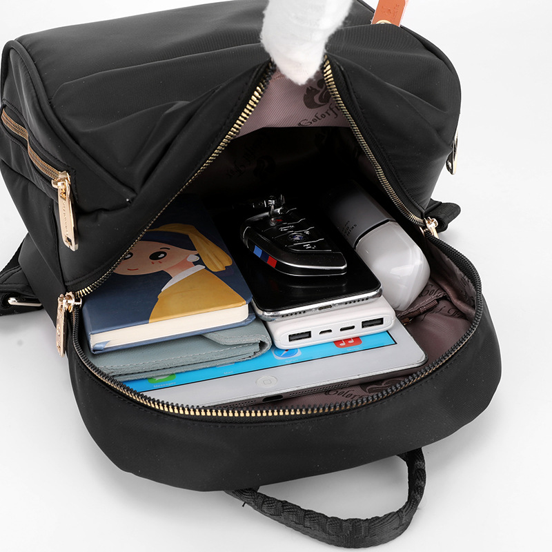 Colorful Fox's new trendy women's backpacks, summer lightweight travel backpacks, water-resistant small bags, and waterproof Application Scenario