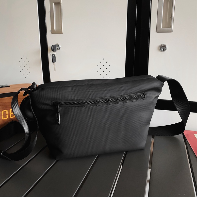 Wepower trendy messenger bag, male and female student crossbody bag, street personality single-shoulder bag, fashionable and functional small bag Application Scenario
