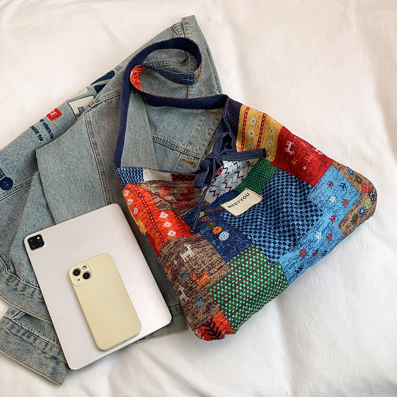 This stylish and versatile ethnic-style tote bag is a new spring collection with denim patchwork on both sides and a large-capacity, stylish single-shoulder bag Specification drawing