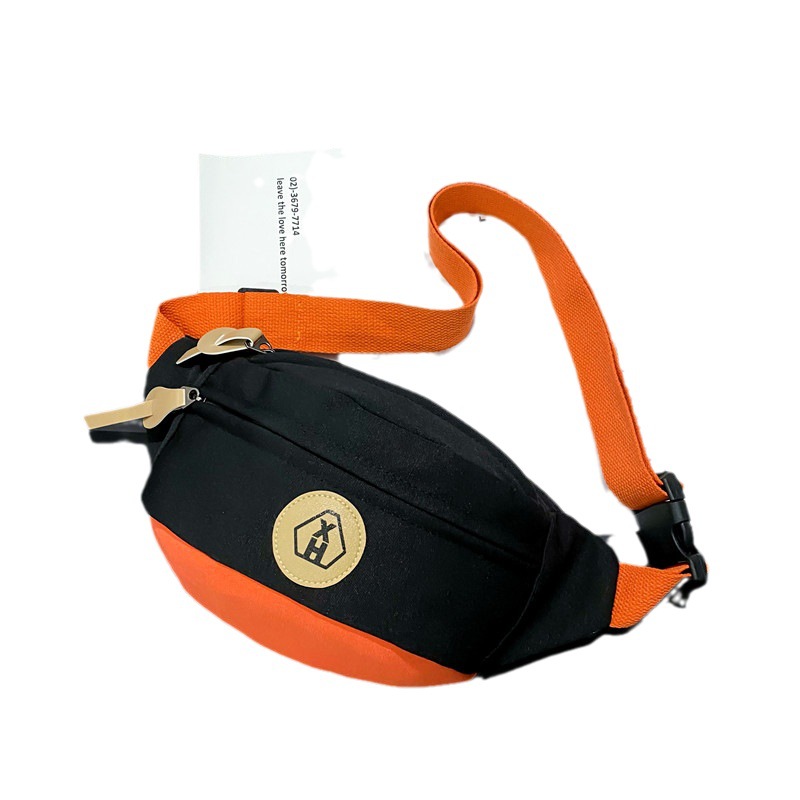 The new minimalist solid-color crossbody bag from Harajuku, Japanese style, is a trendy travel single-shoulder bag for Korean students Item Picture