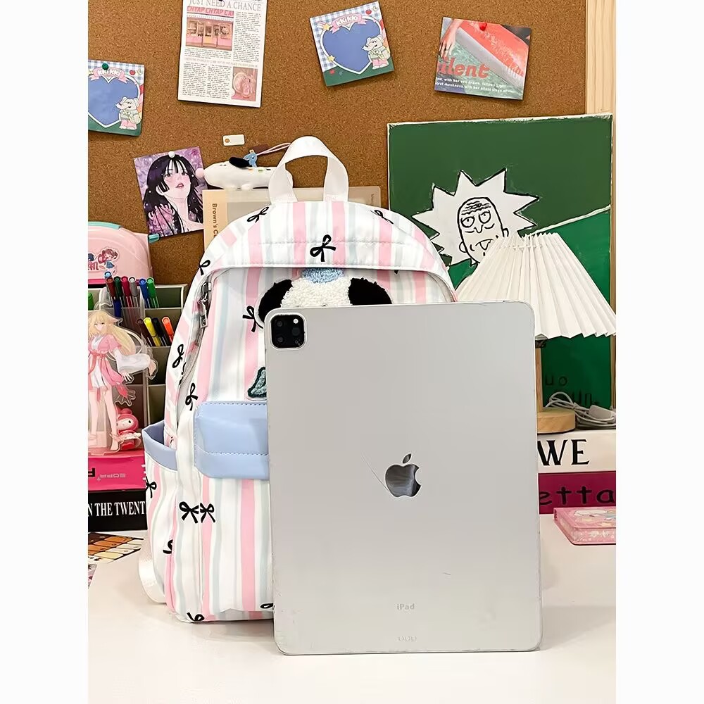 High appearance level cartoon small schoolbag for girls, new Spring 2025 lightweight small backpack, simple backpack for junior and senior high school students Application Scenario