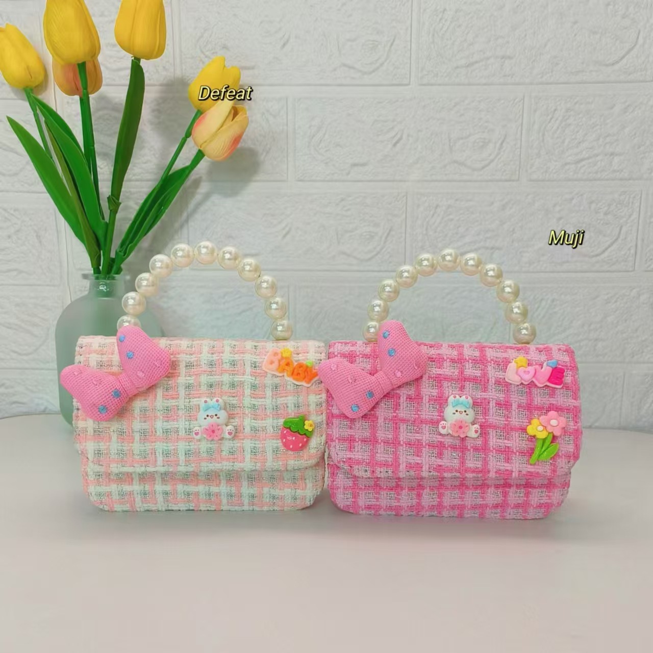 Pearl handbag, bow rabbit children's bag, little girl loose change accessory bag, chain bag, bow small square bag Application Scenario