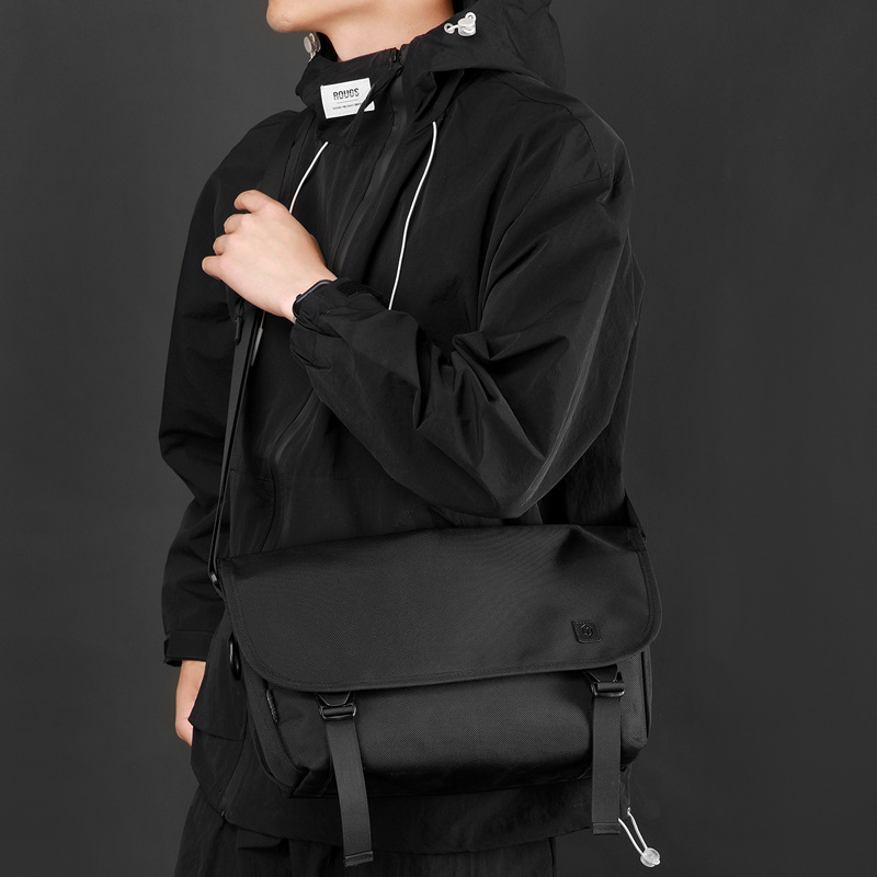 WEPOEWR's new large-capacity travel crossbody bag in solid color, square, business messenger bag for business trips, men's single-shoulder bag details Picture