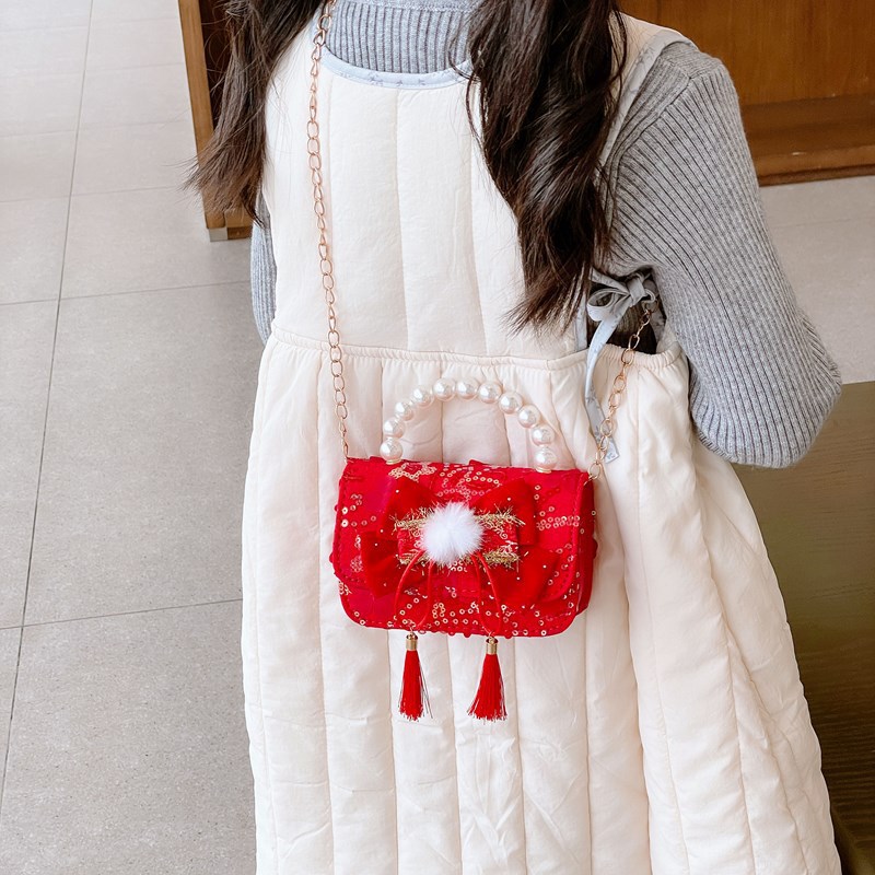 New red New Year's bag for girls, cute bow princess bag, handbag, little girl coin purse and crossbody bag Application Scenario