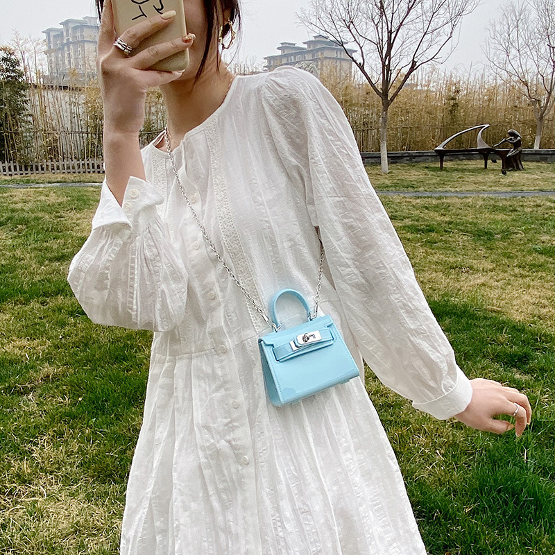 2025 New jelly bag, cute mini bag opening, red envelope, versatile chain children's bag, single-shoulder crossbody small bag Application Scenario