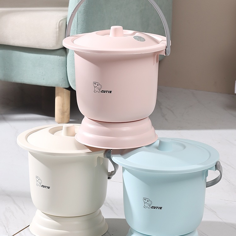 Adults, household spittoons, pregnant women, urine buckets, anti-odor, women's bedrooms, elderly urinals, urinals, urinals with LIDS, hand-held Application Scenario