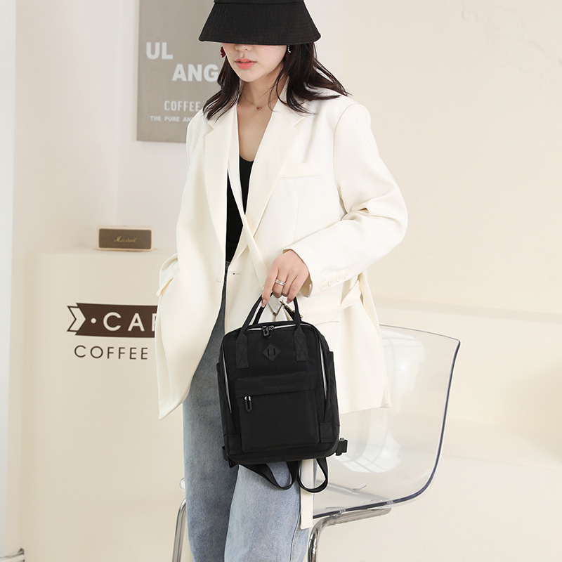 Spring 2025 new women's fashion trend backpack, large-capacity water-resistant backpack, outdoor travel handbag details Picture