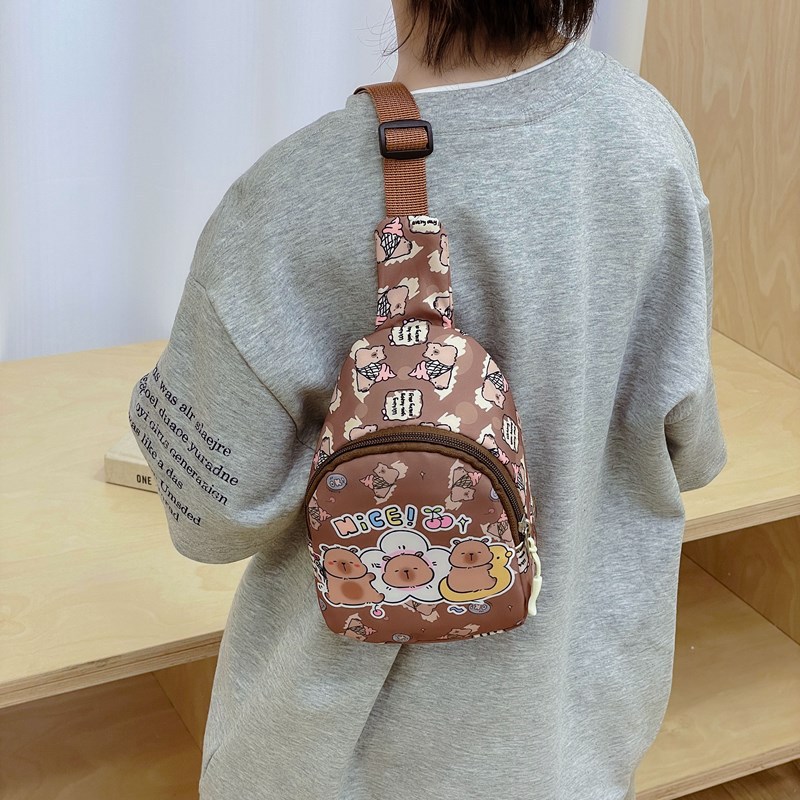 New children's bags with cartoon, anime, and stylish printed patterns, baby chest bags for casual outings, and crossbody coin purses for boys and girls Application Scenario