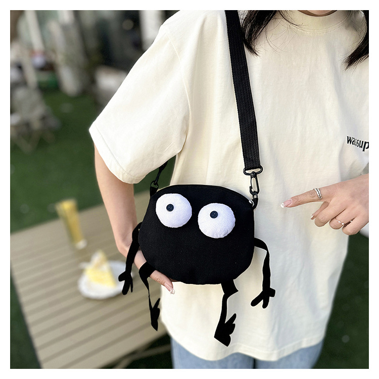 2025 Summer New internet-famous canvas small backpack, playful duck-bottom single-shoulder bag, fashionable and casual crossbody bag, fabric bag full figure