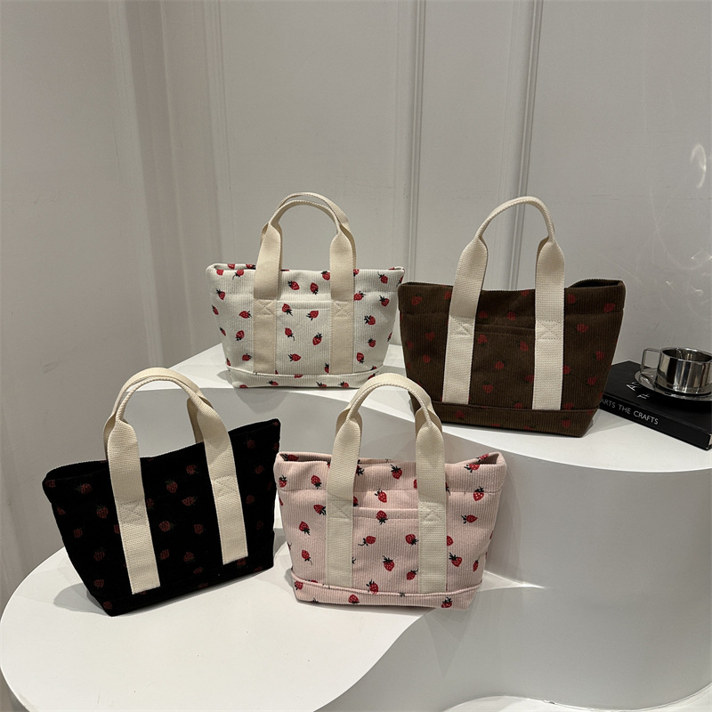 Large-capacity simple tote bag 2025 new style fashionable and cute Korean-style single-shoulder bag trendy strawberry print handbag full figure