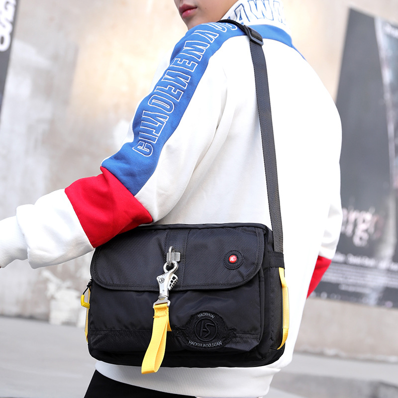 New men's shoulder bag, casual outdoor versatile shoulder bag, waterproof and wear-resistant sports shoulder crossbody bag details Picture