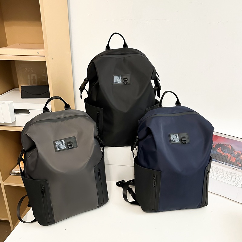 WEPOWER's new men's casual backpack is a fashionable outdoor travel backpack and a schoolbag for junior and senior high school students full figure