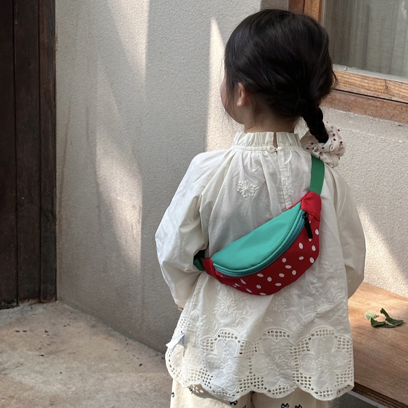 Sweet and fresh boy and girl chest bags, cute polka dot watermelon strawberry baby waist bags, new foreign trade children's bags Specification drawing