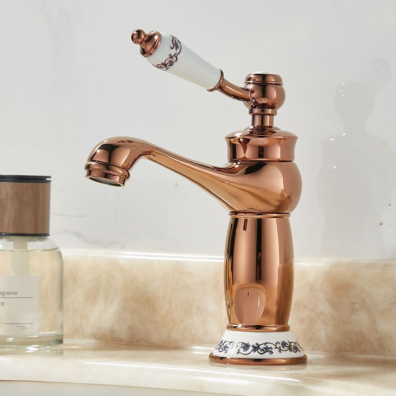 All-copper European-style antique washbasin faucet, retro bathroom cold and hot water mixing valve, single hole for household bathroom washbasin Application Scenario