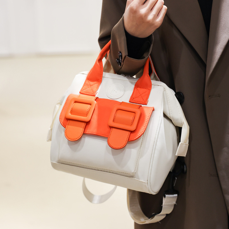 High appearance level crossbody mummy bag, young and fashionable mother and baby bag, handbag for mothers to walk their kids, large-capacity backpack Application Scenario