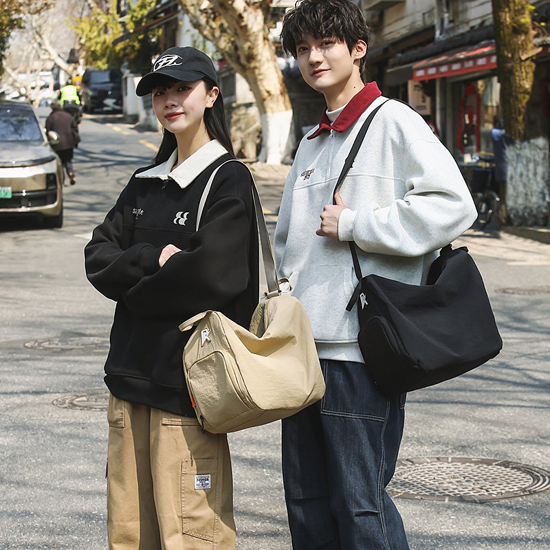 Unisex casual large-capacity crossbody bag, sporty casual student backpack, fashionable and versatile commuter single-shoulder bag details Picture